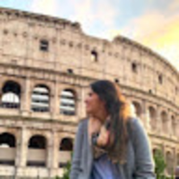 Meet your Posher, Luciana - Picture 1 of 1